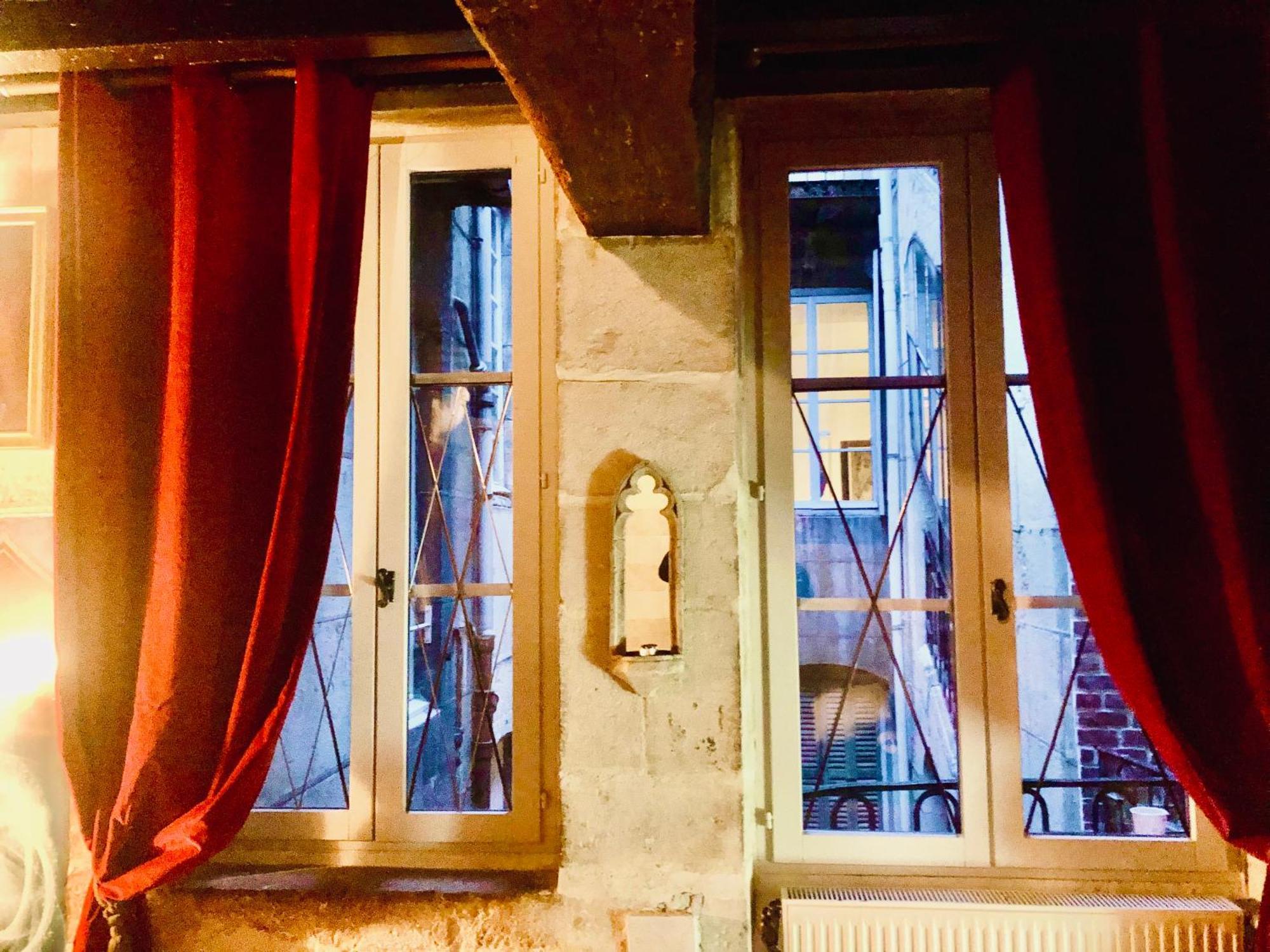 "Appartementdusorcier" Magique Experience & Parking ディジョン エクステリア 写真
